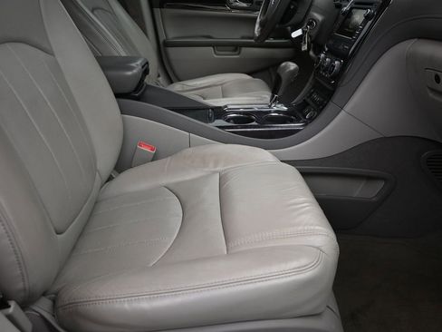 Used 2017 Buick Enclave Premium image 25