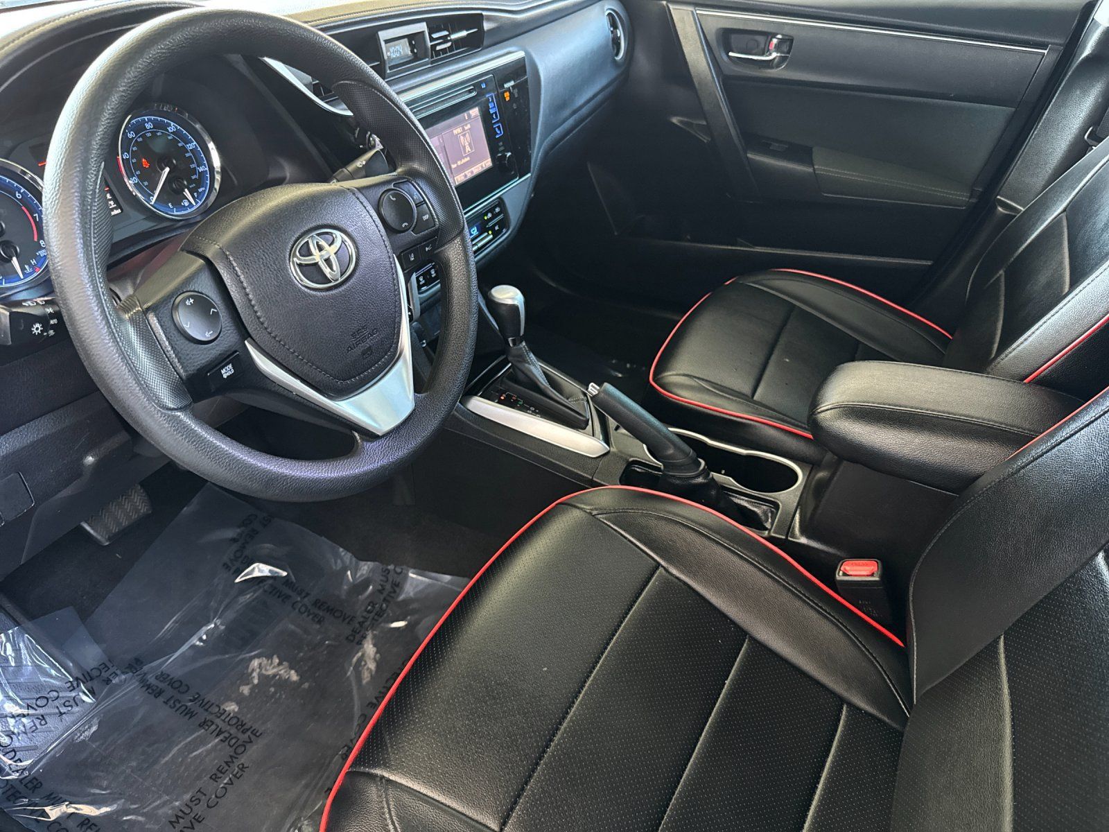 Used 2017 Toyota Corolla LE FWD image 9