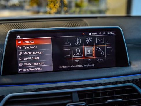 Used 2020 BMW 740i w/ M Sport Package image 22