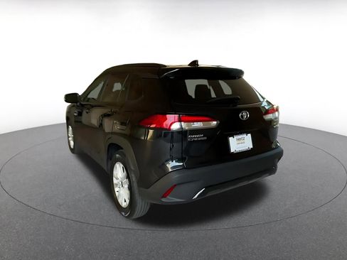 Used 2025 Toyota Corolla Cross LE image 11
