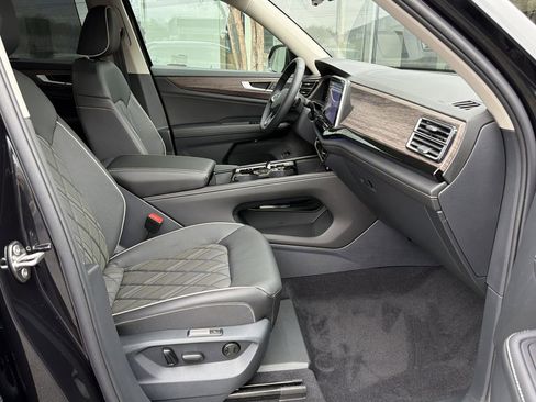 Used 2026 Volkswagen Atlas SEL Premium R-Line image 13