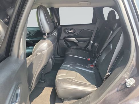 Used 2020 Jeep Cherokee Limited FWD image 26
