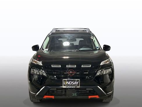 Used 2025 Nissan Rogue SV w/ Rock Creek Premium Package AWD/4WD image 8
