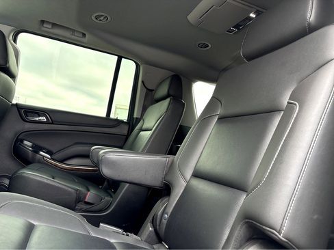 Used 2019 Chevrolet Suburban LT image 19