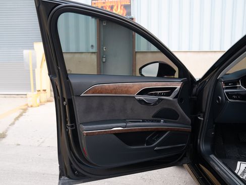 Used 2021 Audi A8 L 3.0T w/ Executive Plus Package image 19