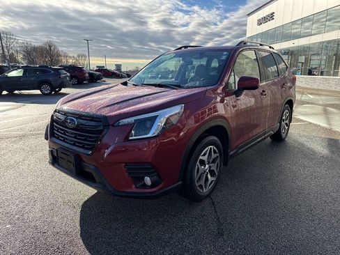 Used 2023 Subaru Forester Premium image 6
