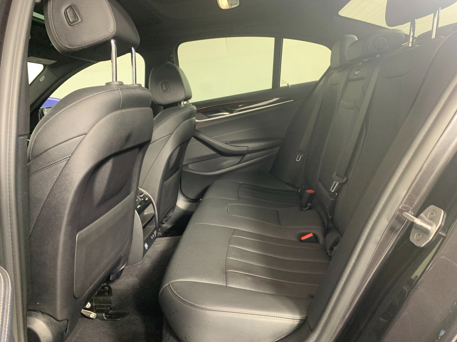 Used 2021 BMW 530i xDrive w/ Convenience Package AWD/4WD image 29