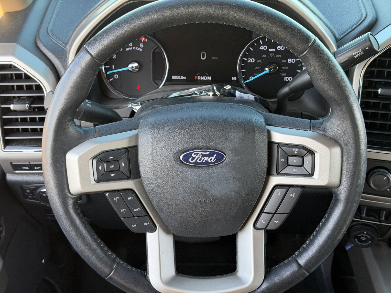 Used 2022 Ford F350 Lariat w/ Lariat Ultimate Package AWD/4WD image 16