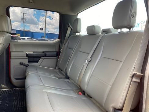 Used 2017 Ford F350 XL w/ Camper Package RWD image 12