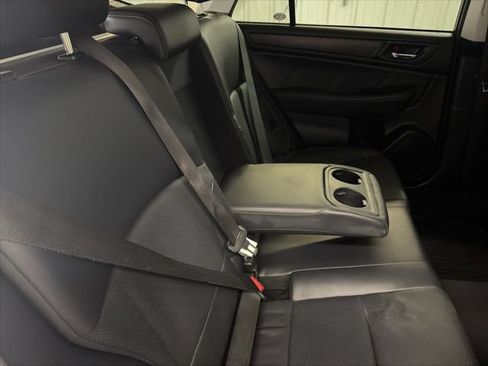 Used 2019 Subaru Outback 3.6R Limited AWD/4WD image 19