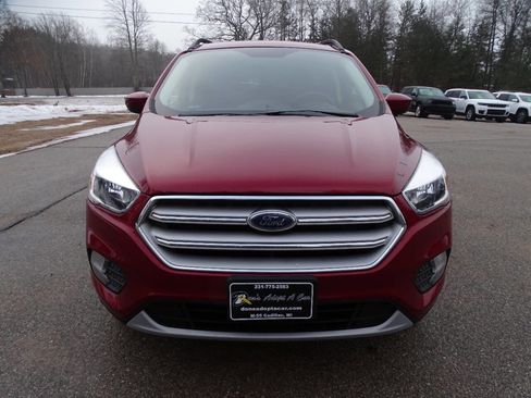 Used 2018 Ford Escape SE w/ SE SYNC Package image 3