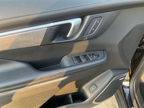 Used 2025 Buick Enclave Preferred image 12