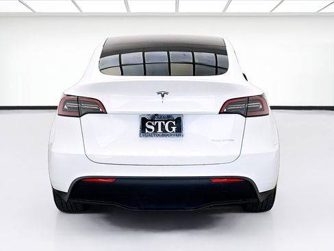 Used 2023 Tesla Model Y Long Range AWD/4WD image 5