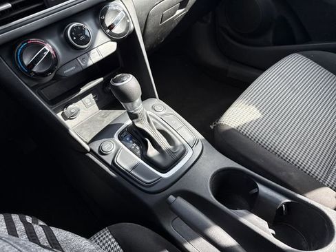 Used 2019 Hyundai Kona SE AWD/4WD image 24