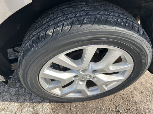 Used 2011 Nissan Rogue SV w/ SL Pkg image 9