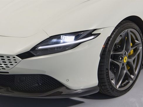 Used 2021 Ferrari Roma RWD image 40