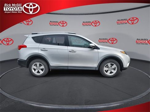 Used 2015 Toyota RAV4 XLE image 9