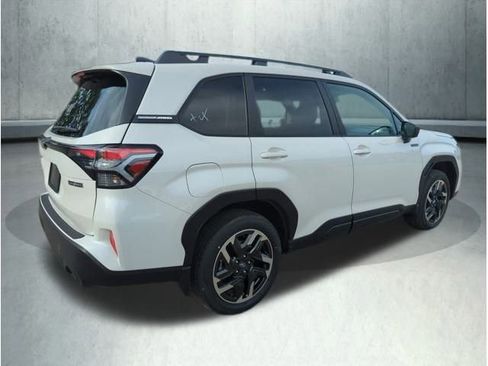 New 2025 Subaru Forester Premium image 5