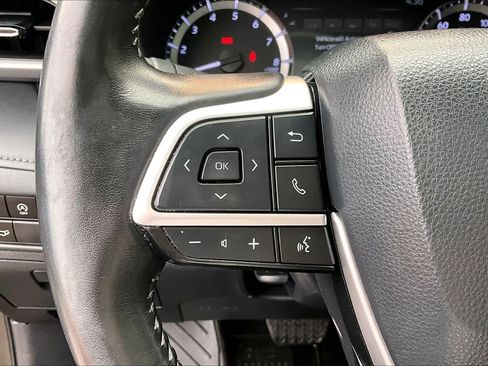 Certified 2024 Toyota Highlander XLE AWD/4WD image 23