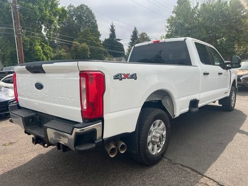 Used 2023 Ford F350 XLT AWD/4WD image 4
