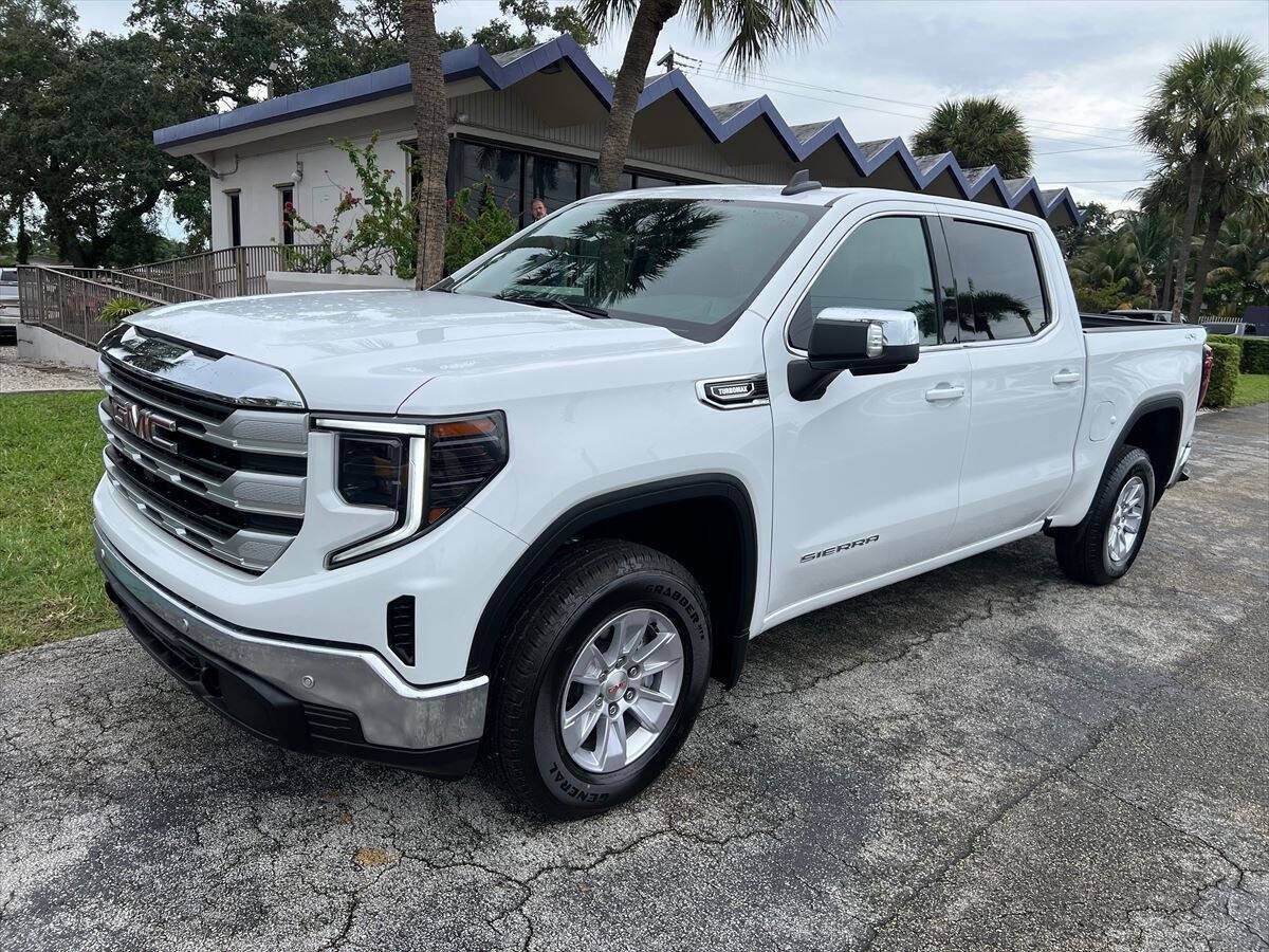 Used 2026 GMC Sierra 1500 SLE w/ Preferred Package AWD/4WD image 2