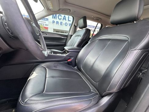 Used 2023 Jeep Grand Cherokee Limited w/ Luxury Tech Group II RWD image 14