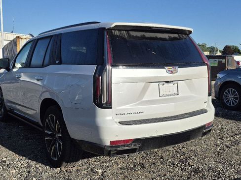 Used 2022 Cadillac Escalade Sport w/ Touring Package AWD/4WD image 4