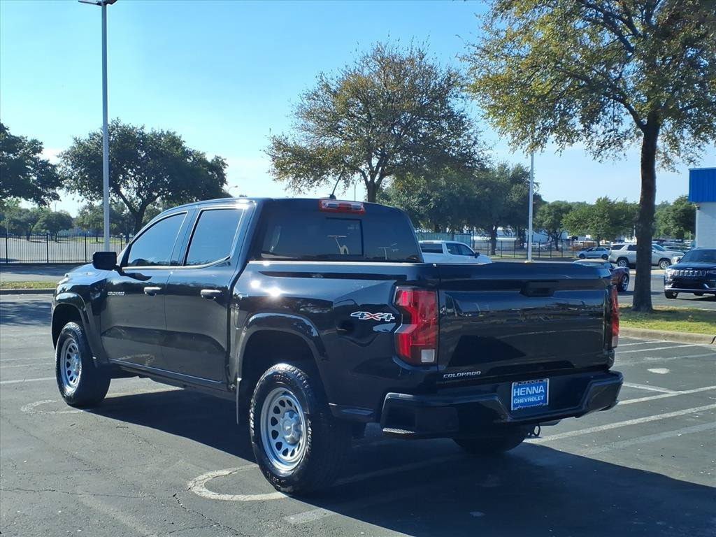 Used 2025 Chevrolet Colorado W/T AWD/4WD image 7