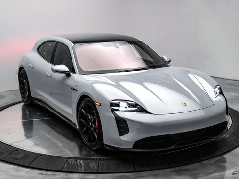 Used 2023 Porsche Taycan GTS w/ Premium Package image 21