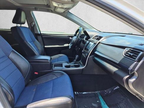 Used 2016 Toyota Camry SE FWD image 19
