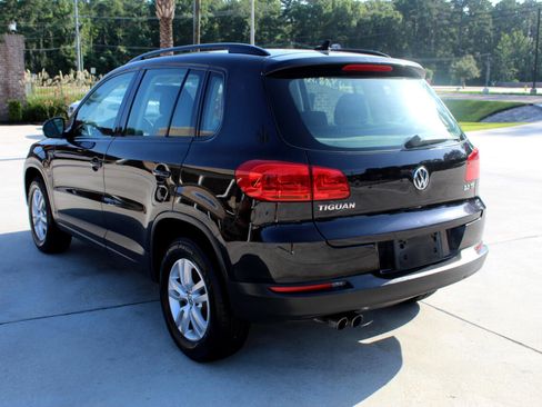 Used 2015 Volkswagen Tiguan S image 11