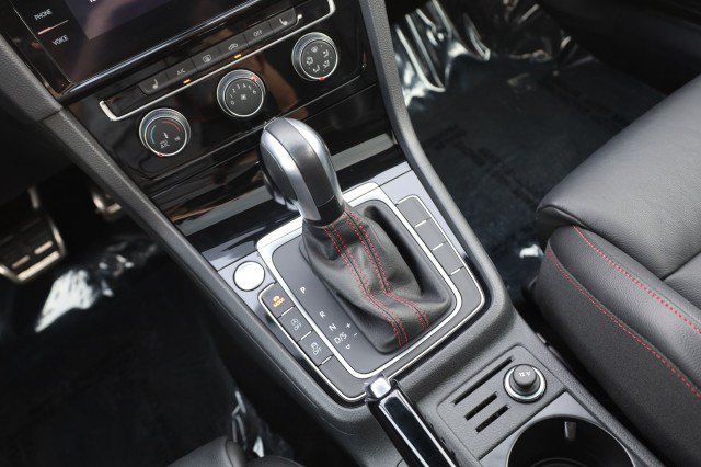 Used 2020 Volkswagen GTI SE FWD image 33