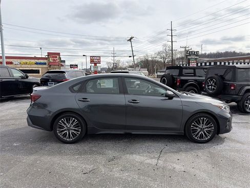 Used 2022 Kia Forte GT-Line w/ GT-Line Technology Package image 2