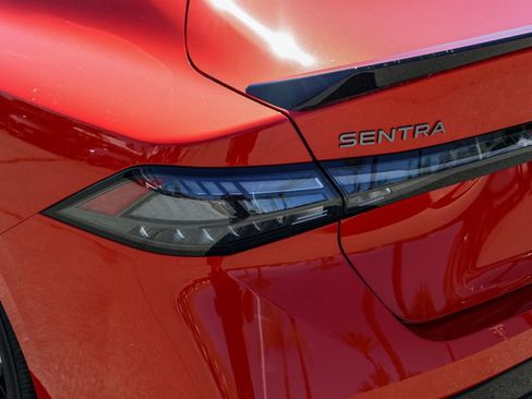 New 2026 Nissan Sentra SR w/ Floor Mat Package FWD image 7