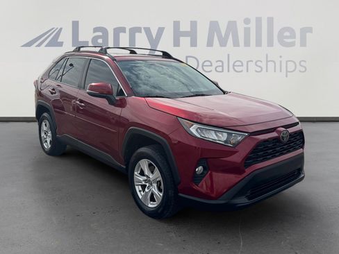 Used 2019 Toyota RAV4 XLE w/ Carpet Mat Package image 7