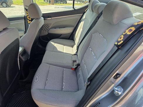 Used 2018 Hyundai Elantra Value Edition FWD image 8