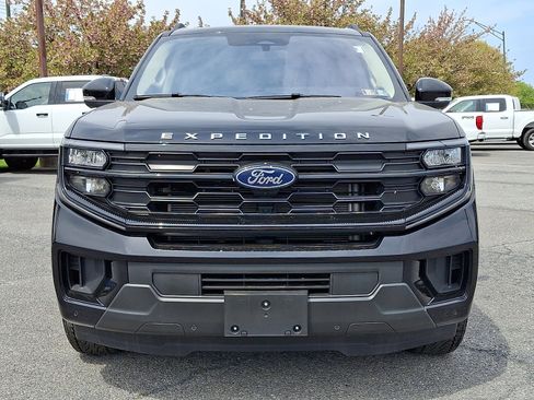 Used 2025 Ford Expedition Max Active AWD/4WD image 2