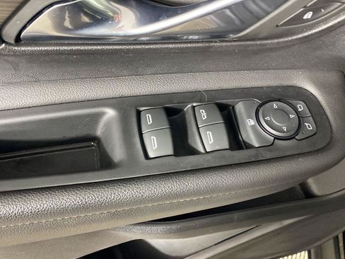 Used 2023 GMC Terrain SLE w/ Driver Convenience Package AWD/4WD image 18