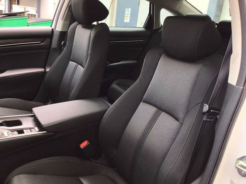 Used 2019 Honda Accord EX image 12