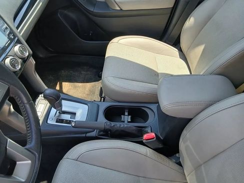 Used 2017 Subaru Forester 2.5i Limited AWD/4WD image 8