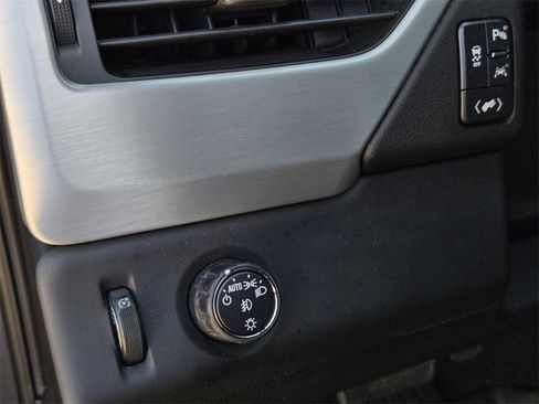 Used 2018 GMC Yukon SLT w/ Open Road Package image 24