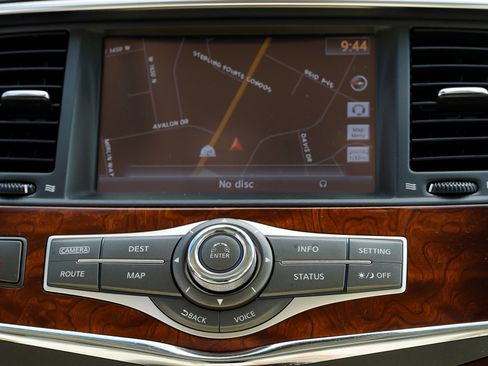Used 2017 INFINITI QX80 4WD w/ Deluxe Technology Package image 41