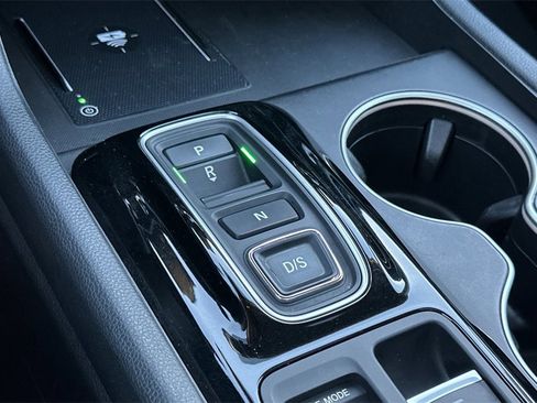 Used 2025 Honda Pilot Touring image 25