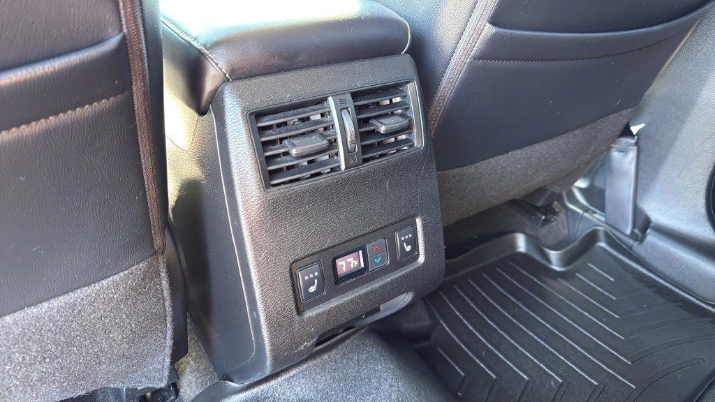 Used 2022 Mitsubishi Outlander SEL AWD/4WD image 17
