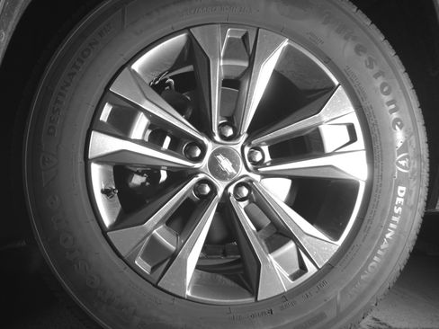 Used 2025 Chevrolet Equinox LT FWD image 12