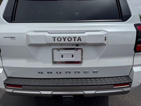 Certified 2025 Toyota 4Runner Limited AWD/4WD image 25