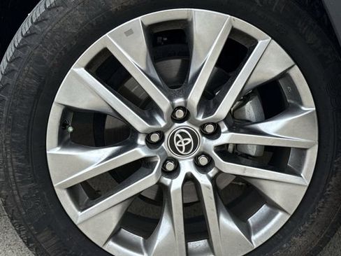 Used 2023 Toyota RAV4 XLE Premium image 11