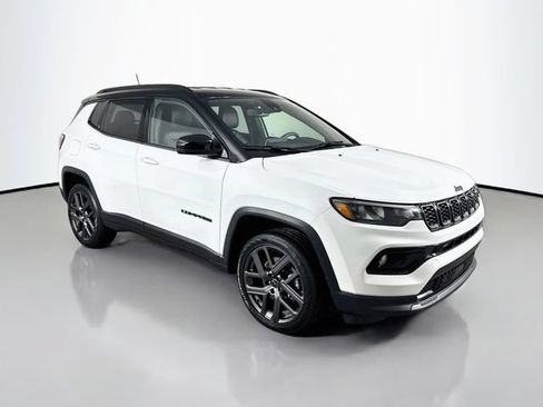 Used 2026 Jeep Compass Limited AWD/4WD image 3