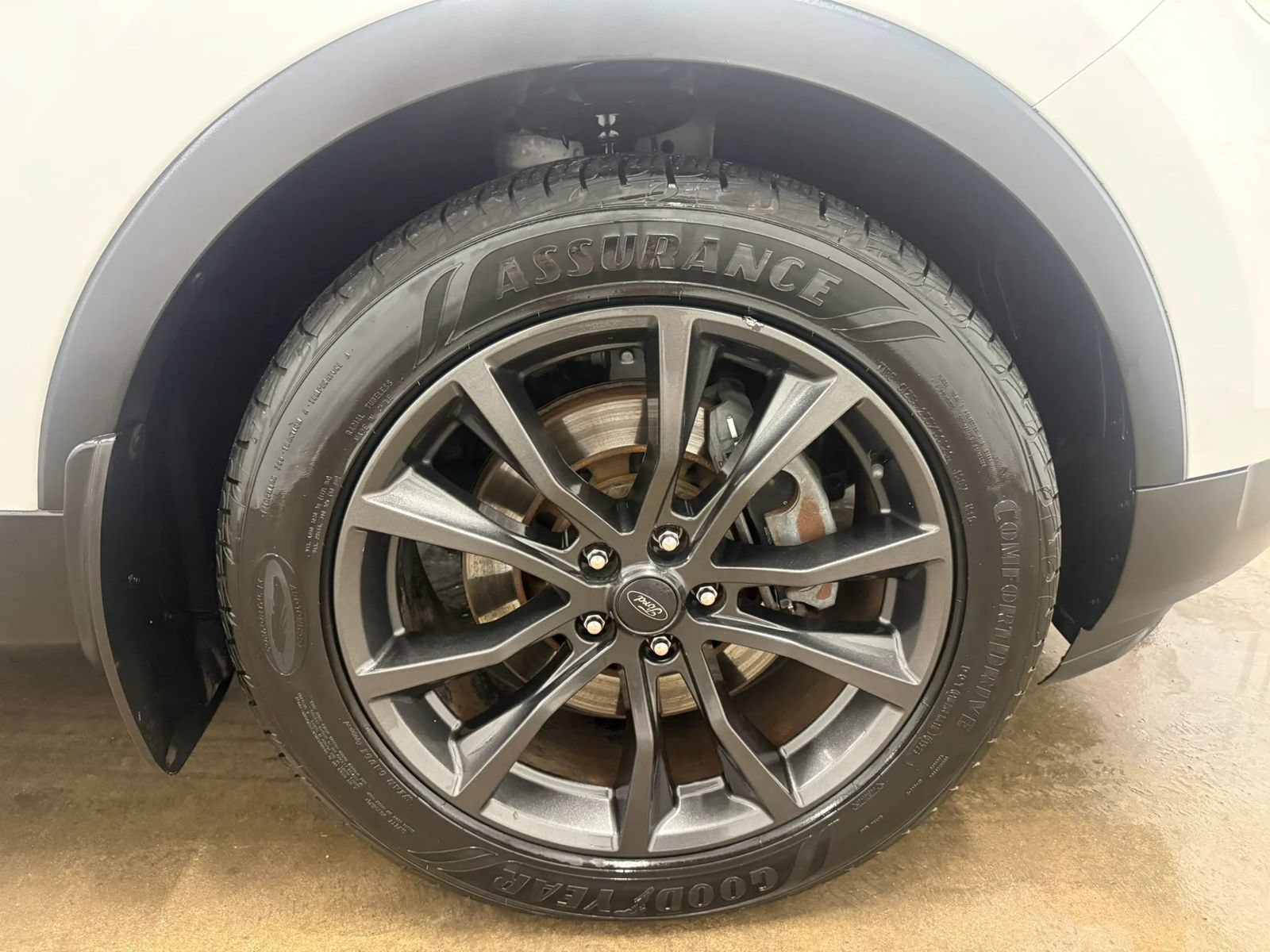 Used 2017 Ford Explorer XLT w/ Equipment Group 202A FWD image 31