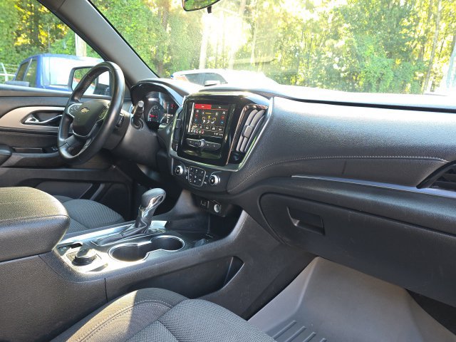 Certified 2023 Chevrolet Traverse LT FWD image 21